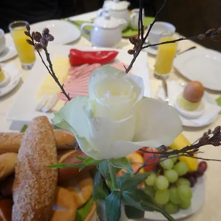 Pension Scherwirt בית הארחה